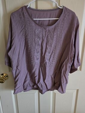 Women's Embroidered Scoop Neck Top - Mauve